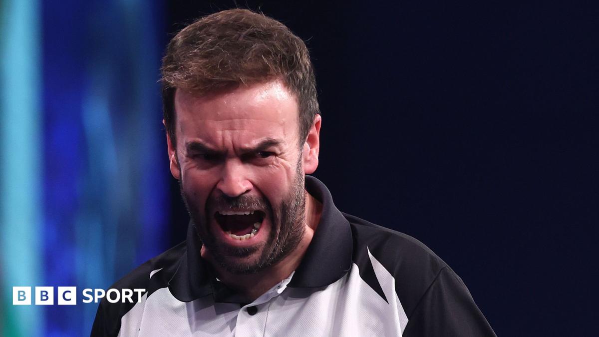 Ross Smith clinches second European Championship title after edging Martin Schindler